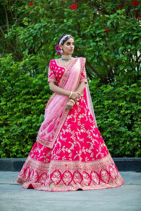 Rani pink paisley motif lehenga by Bhasin Brothers Rani Pink Lehenga, Wedding Matching Outfits, Bridal Aesthetic, Raw Silk Lehenga, Paisley Motifs, Rani Pink, Paisley Motif, Pink Lehenga, Indian Gowns Dresses