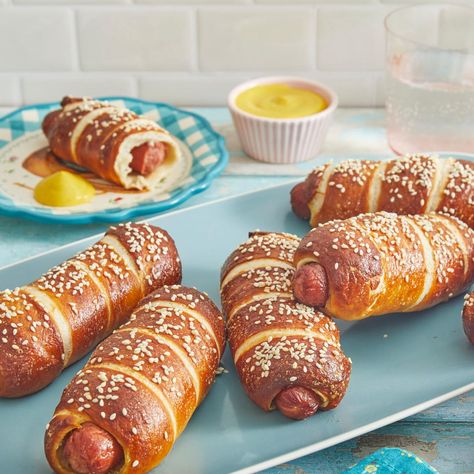 Pretzel Dogs Recipe, Pretzel Dogs, Pretzel Dough, Cold Lunch, Cowboy Beans, Hot Dog Toppings, Baking Hacks, Easy Cold, Beef Hot Dogs