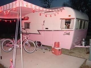 My little vintage caravan project ~ A fresh start with a new look. Mobile boutique and caravan love. Camping Chic, Pink Camper, Pink Trailer, Chuck Box, Retro Caravan, Camping Trailers, Vintage Rv, Vintage Caravan, Vintage Caravans