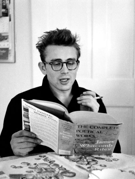 James Dean Glasses, 90s Fashion Men Outfits, Fashion Men Outfits, James Whitcomb Riley, Book Club List, Model Tips, 90s Fashion Men, Carole Lombard, Best Dressed Man