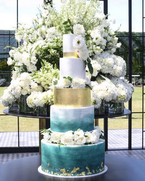 Wedding Cake Inspiration - Sweet Bakes Wedding Cake Teal, Teal Cakes, Wedding Cake Blue Gold, Sparkle Wedding Cakes, Wedding Cake Guide, Midsummer Wedding, Sweet Bakes, Luxury Wedding Cake, Simple Wedding Cake