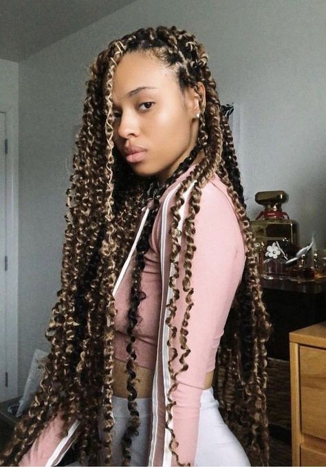 Passion Twist Large, Large Passion Twists, Twists Hairstyles, Spring Twist Hair, Natural Hair Routine, Passion Twists, Hair Crochet, Crochet Hair Extensions, Types Of Braids