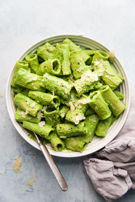 Today, a verdant, bright broccoli pesto pasta that’s as healthy as it is delicious. Fast Vegetarian Dinner, Broccoli Pesto Pasta, Pasta Brands, Basil Pesto Recipes, Broccoli Pesto, The Modern Proper, Modern Proper, Pesto Pasta Recipes, Perfect Pasta