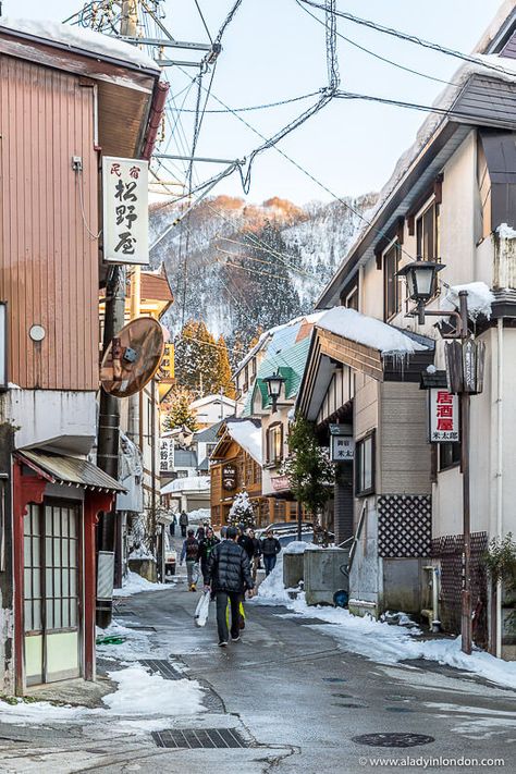 This guide to skiing in Nozawa Onsen, Japan will show you what it’s like to ski in Japan. This Japanese ski resort is a great place for a Japan ski trip. It’s one of the top Japan ski resort picks of many English speakers. #japan #skiing #nozawa Japan Skiing, Skiing In Japan, Nagano Prefecture, Japan Images, Onsen Japan, Winter In Japan, Skiing Aesthetic, Background Reference, Ski Aesthetic