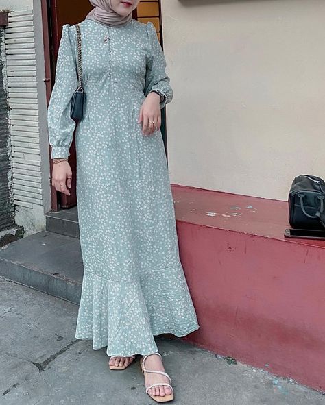 Detail Outfit, Casual Hijab, Ootd Dress, Casual Hijab Outfit, Style Korea, Fashion Muslim, Everyday Fashion Outfits, Korean Fashion Dress, Hijab Fashion Inspiration