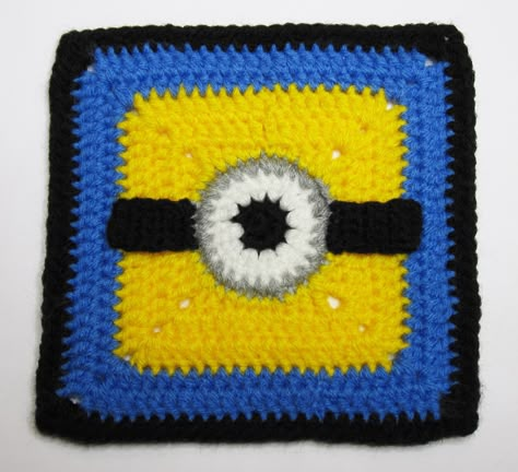 Minion Square Minion Pillow, Minion Crochet, Granny Pattern, Quick Crochet Projects, Crochet Unicorn, Crochet Goodies, Manta Crochet, Crochet Patterns Free Blanket, Crochet Wrap