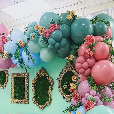 TheTayraPerezProject on Instagram: "ENCHANTED FOREST Balloon Backdrop for a super cool 8th grade dance. Can you guess the balloon colors?   . . . . #birthdayballoons #enchantedforest #partyideas #balloonarch  #atlantaballoons #balloonstyling #balloonartist #balloongarland #balloons #balloonbackdrop #theeventcollectivex #balloonsatlanta #atlantaballoonstylist #balloonstylist" Enchanted Forest Balloon Arch, Birthday Balloon Arch, Enchanted Forest Prom, Enchanted Forest Birthday, Balloon Colors, 8th Grade Dance, Forest Birthday, Graduation Year, Balloon Backdrop