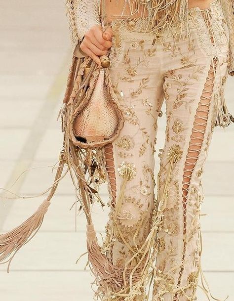 Moda China, Oh My Goddess, Casual Chique, Mode Boho, Bohol, Hippie Chic, Inspiration Mode, Bohemian Chic, Roberto Cavalli