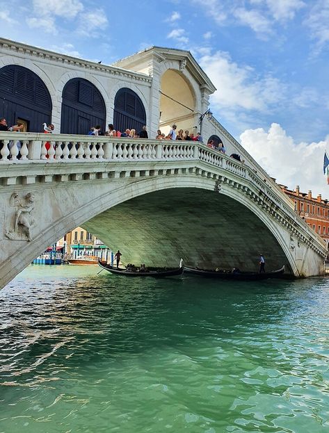 Rialto Bridge Aesthetic, Canals Of Venice, Venice Bridge, Pretties Venice, Venice Bridge Of Sighs, Rialto Bridge, Venice Canals, Venice Rialto Bridge, His Dark Materials