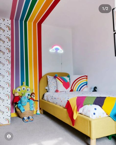 Boys Rainbow Bedroom, Rainbow Kids Bedroom, Rainbow Bedroom Decor, Rainbow Decor Bedroom, Bedroom Painting Ideas, Bright Bedding, Girls Bedroom Themes, Calming Interiors