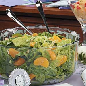 Mandarin Orange Spinach salad - yummy - even my kids like it Recipes With Mandarin Oranges, Orange Spinach Salad, Mandarine Recipes, Mandarin Salad, Mandarin Orange Salad, Sweet Dressing, Spinach Salad Recipes, Romaine Salad, Mandarin Oranges