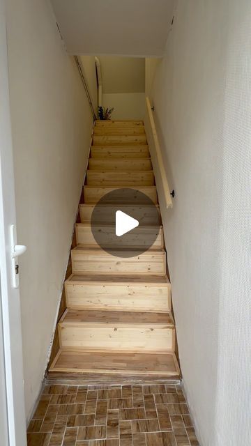 Staircase Ideas Remodel, Retread Stairs Diy, Decoration Cage Escalier, Decoration Cage D'escalier, Escalier Design, House Staircase, On Instagram, Instagram