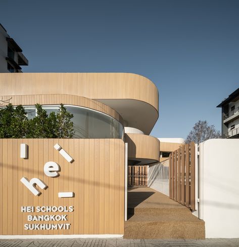 Gallery of HEI Schools Bangkok / ForX Design Studio - 29 Kindergarten Entrance Design, Preschool Designs Architecture, Outdoor School Design, School Signage Design Outdoor, Kindergarten Outdoor Design, Kindergarten Facade Design, Preschool Architecture Design, Daycare Entrance Ideas, Hei School