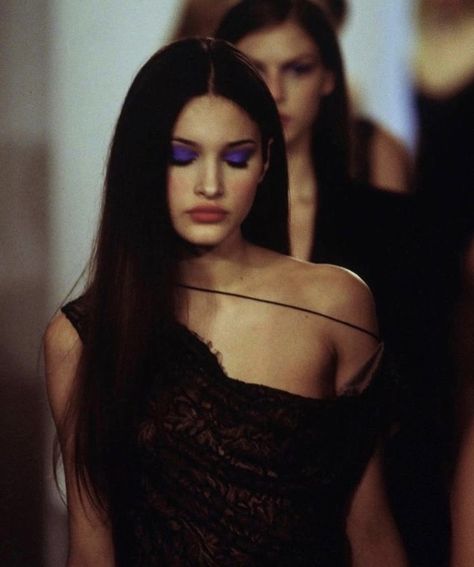 Korina Longin, Richard Tyler, Yennefer Of Vengerberg, Original Supermodels, 90s Supermodels, 90s Model, 90s Models, Purple Eyeshadow, Model Aesthetic