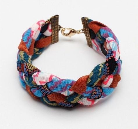 Jewelry Cleaner Diy, Couture Necklace, Fabric Bracelets, Jewelry Organizer Diy, Shirt Diy, Jewelry Diy Bracelets, Fabric Accessories, Recycled Jewelry, Fall Fabric