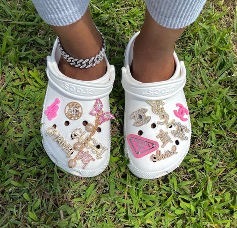 Styled Crocs, Designed Crocs, Aesthetic Crocs, Croc Ideas, Designer Crocs, Cool Crocs, Crocs Aesthetic, Crocs With Charms, Bedazzled Shoes Diy