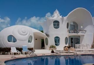 Very unique home designs Seashell House, Architecture Cool, Shell House, Interesting Architecture, Crazy House, Unusual Buildings, Magical Home, Unusual Homes, Amazing Buildings