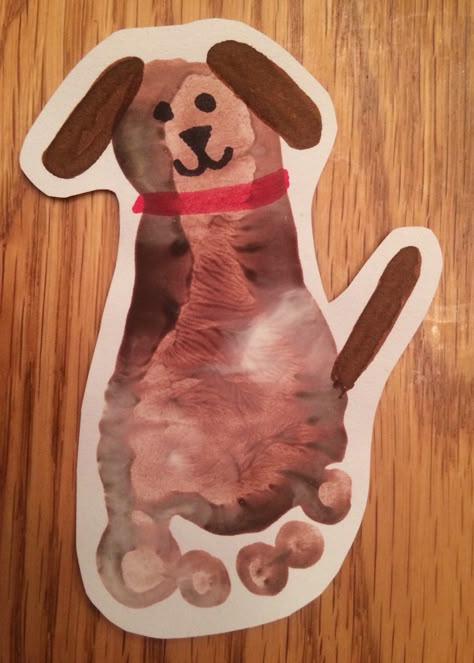 Footprint dog Amazing Animals Theme Toddlers Classroom, Farm Animal Art For Toddlers, Hand Print Art, Infant Art, Footprint Crafts, Baby Art Projects, Daycare Activities, Footprint Art, Foot Print