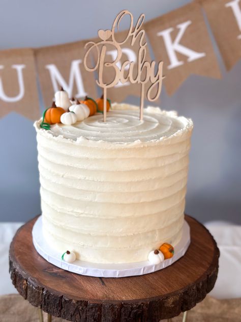 The cutest pumpkin theme cake for your next baby shower or gender reveal. Minimal yet a statement! Pumpkin Baby Reveal Ideas, Fall Gender Reveal Cakes, November Gender Reveal Themes, Neutral Halloween Gender Reveal, November Boy Baby Shower Ideas, Fall Gender Reveal Party Decorations, Boho Pumpkin Gender Reveal, Fall Baby Shower Ideas For Boys Themes, Turkey Gender Reveal Cake