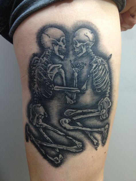 My tattoo of the "Lovers of Valdaro." Valdaro Lovers Tattoo, Lovers Of Valdaro Tattoo, Lovers Of Valdaro, Americana Tattoo, Tattoos For Lovers, Weird Tattoos, My Tattoo, The Lovers, Design Drawings