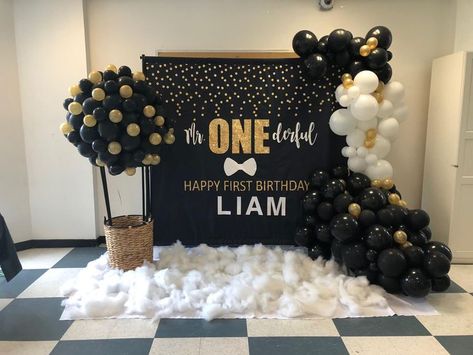 Mr. onederful birthday party decorations #kidsbirthdayparty #kidsbirthdaypartyideas #boybirthdayparty #boybirthdaypartyideas Mr Onederful Birthday Balloon Garland, Mrs Onederful Birthday, Mr Wonderful 1st Birthday Photoshoot, Mr Onederful Dessert Table, Isn’t He Onederful Birthday, Mr Onederful Birthday Theme, First Year Birthday Decoration Ideas, Me Onederful Birthday, 1year Birthday Decorations