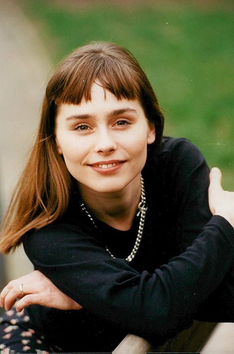 Tara Fitzgerald Tara Fitzgerald, Amazon Eve, Character Bank, Classic Actresses, Image Bank, English Actresses, Movie Photo, Female Images, Celebrity Photos