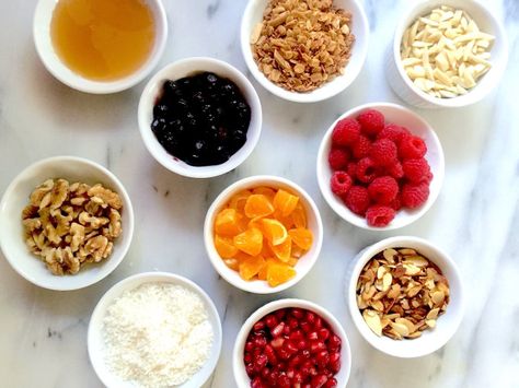 In a breakfast slump? Try this easy, DIY Yogurt Sundae Bar: All you need is a handful of toppings  and a tub of plain yogurt. How-to on Mom's Kitchen Handbook Healthy Light Breakfast, Best Frittata Recipe, Diy Fruit Bowl, Spa Plan, Spa Day Ideas, Make Your Own Yogurt, Pamper Night, Spa Food, At Home Spa Day