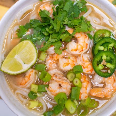 Easy Shrimp Pho Shrimp Pho Soup Recipe, Seafood Pho Recipe, Shrimp Pho Recipe, Pho Recipe Easy, Shrimp Pho, Vegetable Pho, Homemade Pho, Pho Soup Recipe, Shrimp Soup Recipes