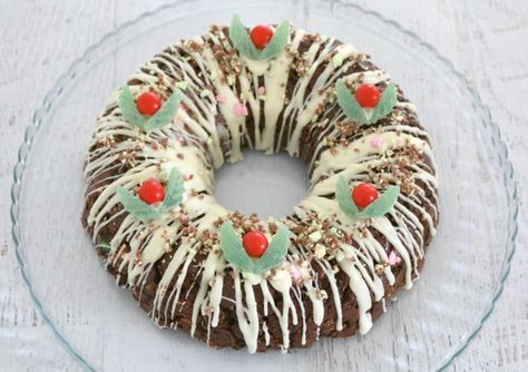 Clinkers Rocky Road Wreath Top Christmas Desserts, Wreath Recipe, Christmas Ice Cream, Xmas Recipes, Christmas Wreath Ideas, Christmas Food Ideas, Christmas Recipe, Christmas Lunch, Christmas Foods