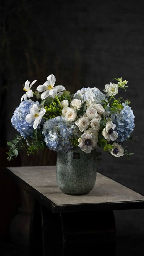 Blue Vase Flower Arrangements, Blue Floral Arrangements, Flora Designs, Blue Flower Arrangements, Hydrangea Flower Arrangements, Shower Flowers, White Floral Arrangements, Blue Hydrangea Flowers, Hydrangea Arrangements