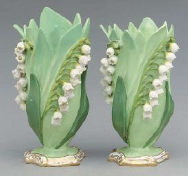 Lily Of The Valley Pottery, Lily Of The Valley Flowers, Valley Flowers, Majolica Pottery, Ceramics Pottery Art, 판타지 아트, Beautiful Vase, Unique Things, Dream House Decor