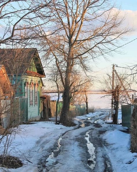 Russian Countryside, Countryside Aesthetic, Russian Painting, Countryside House, Winter Scenery, Travel Photographer, Landscape Lighting, Winter Time, Cityscape