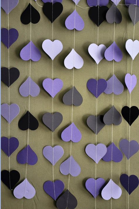 Bridal Shower Table Decorations, Purple Crafts, Purple Wedding Decorations, Purple Bridal Shower, Garland Wedding Decor, Bridal Shower Tables, Wedding Garland, Bridal Shower Decor, Unique Bridal Shower