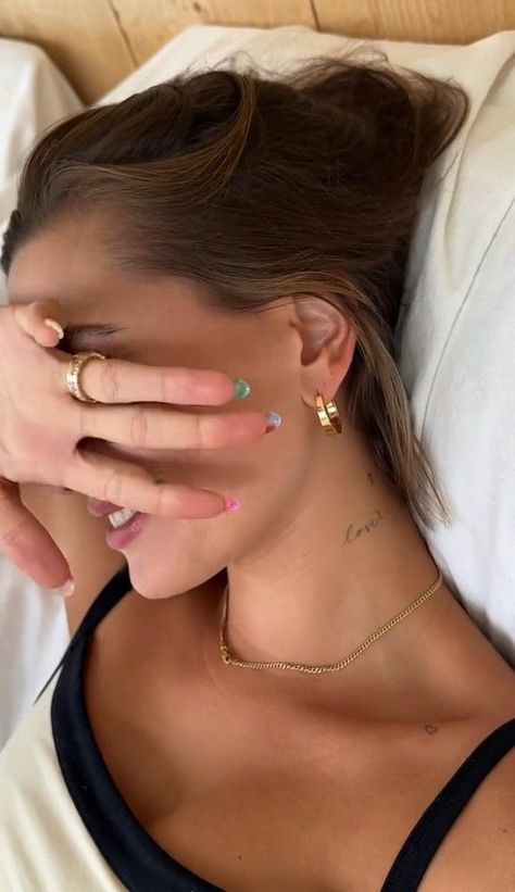 Hailey Baldwin Tattoo, Beer Tattoos, Behind Ear Tattoos, Small Girly Tattoos, Tattoo Spots, Tattoos For Lovers, Tattoo Artwork, Discreet Tattoos, Dainty Tattoos