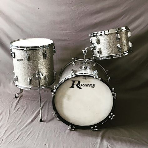 Rogers Drums, Cajon Drum, Random Vintage, Vintage Drums, Drummers, Drum Kits, Drum Set, Cymbals, Drum And Bass