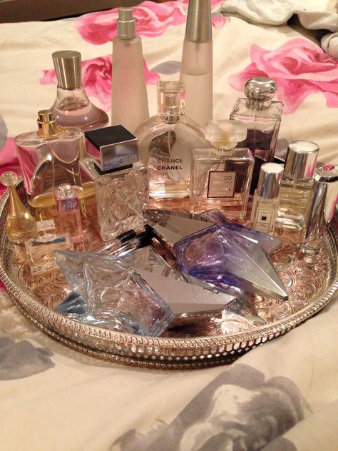 Perfume tray.......I love it, tray from car boot sale x Bandeja Perfume, Perfume Sale, Car Boot Sale, Perfume Display, Perfume Organization, Makeup Organization Vanity, Fragrances Perfume Woman, Perfume Collection Fragrance, Perfume Tray