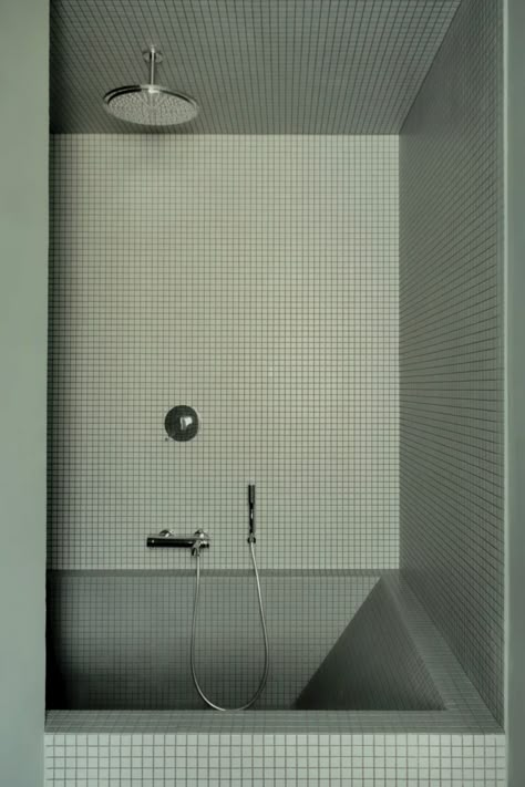 AMArchitectrue, Paolo Abate · MAMA house GREENHOUSE HOUSEGREEN · Divisare House Greenhouse, Living Room Japanese Style, Bathroom Sanitary, Berlin Apartment, Bathroom Plan, Bathtub Tile, 아파트 인테리어, Tiles Design, Upstairs Bathrooms