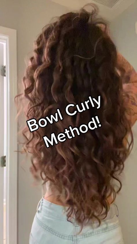 Curls Bowl Method, Curly Hair Routine Bowl Method, Bowl Method Curly Hair How To, How To Do The Bowl Method For Curly Hair, Curly Bowl Method, Curl Bowl Method, Curly Hair Bowl Method Steps, Wavy Bangs Tutorial, The Bowl Method Curly Hair