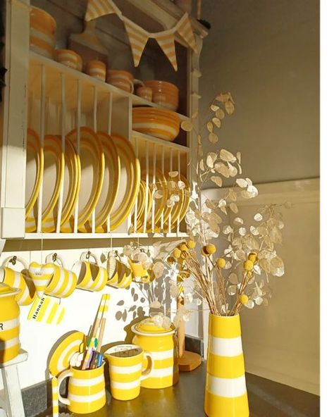 Rustic Yellow Kitchen, Yellow Themed Kitchen, Yellow Kitchenware, Yellow Kitchen Aesthetic, Cornishware Kitchen, Yellow Kitchen Appliances, Yellow Decorations, Yellow Kitchen Accessories, Girly Kitchen