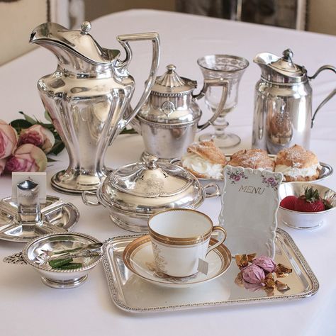 Silver Service, Silver Tea Set Decor Ideas, Silver Tea Set Display Ideas, 5 O Clock Tea, Silver Tea Set Display, Antique Silver Dinner Set, Tea Accessories Silver, Boutique Hotel Paris, Silver Tea Service