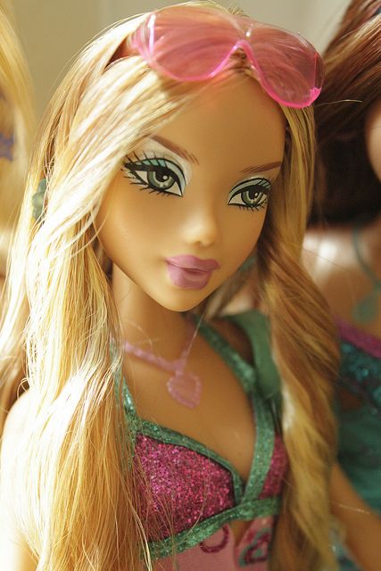 My Scene Disco Girls Nia by Kim-kun, via Flickr My Scene Dolls Aesthetic, Myscene Aesthetic, My Scene Aesthetic, Myscene Dolls, My Scene Dolls, My Scene Barbie, Bratz Doll Outfits, My Scene, Swag Girl Style