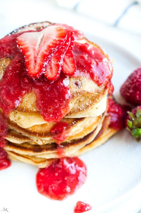 Rhubarb Buttermilk, Buttermilk Pancakes Recipe, Strawberry Rhubarb Compote, Fruit Plus, Rhubarb Compote, Strawberry Pancakes, Pancake Recipe Buttermilk, Pancake Recipe Easy, Pancakes Ingredients