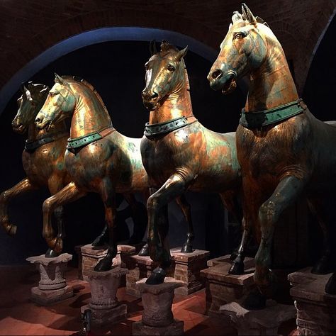 "The Horses of Saint Mark", San Marco Basilica, Venice.  The Horses of Saint Mark, also known as the Triumphal Quadriga, is a set of bronze… Canvas Painting Techniques, Chariot Racing, Four Horses, Canvas Painting Designs, Unique Canvas, Art Styles, Beautiful Horses, Art Techniques, Paint Designs