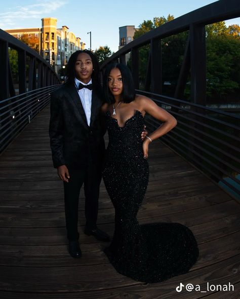 Prom Black Couples, Prom Couples Outfits, Prom Pictures Couples Black, Couple Prom, Prom Goals, Prom Picture Poses, Prom Photoshoot, Prom Inspiration, Prom Couples