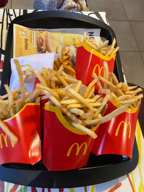 Mcdonalds Fries, Hamburger And Fries, Tasty Recipes Videos, Delicacy Food, Burger And Fries, Food Therapy, Yummy Comfort Food, Food O, Watch Movies Online