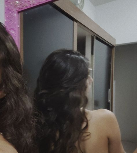 Wavy Hair Aesthetic Faceless, Curly Hair Latina, Manny Santos, Pelo Cafe, Brown Wavy Hair, Best Friend Pictures Tumblr, Body Drawing Tutorial, Face Aesthetic, Just Girly Things