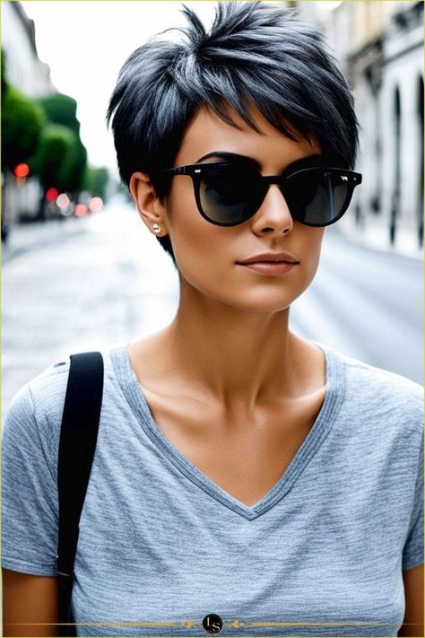 Pixie Haircut Fine Hair, Short Shag Hairstyles, Edgy Haircuts, Hairstyle Trends, Edgy Short Hair, Penteado Cabelo Curto, Pixie Haircuts, Short Pixie Haircuts, Short Pixie Cut