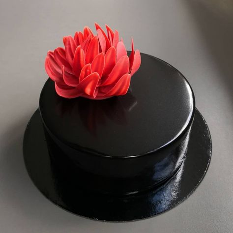 Dark chocolate sponge layered with mascarpone cream mousse, passion fruit/mango compote and mirror glaze. Decorated with a chocolate flower. Chocolate Entremet, Mango Compote, Fruit Mango, Chocolate Raspberry Cake, Black Cake, Mascarpone Cream, Hand Painted Cakes, Mirror Glaze, Chocolate Flowers