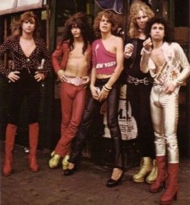 80s Rocker Look Female | Top 10 Youth Subcultures - Toptenz.net Look Disco, 70s Glam Rock, New York Dolls, Glam Rock Style, Tiger Style, Photo New York, Johnny Thunders, 70s Punk, 70s Glam