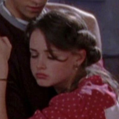 Matching Gilmore Girls Pfp, Gilmore Girls Matching Pfp, Girls Matching Pfp, Poses Women, Photography Poses Women, Matching Pfps, Best Shows Ever, Gilmore Girls, Girl Icons